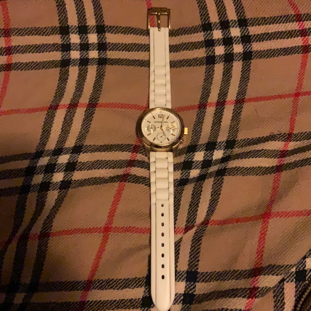 COPY - Michael Kors Watch - Picture 2 of 8